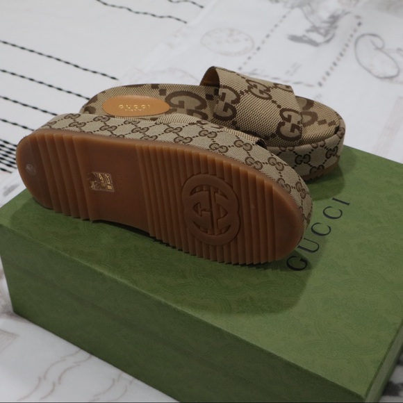 Bought as a gift and didn’t fit and too late to return - Picture 10 of 10